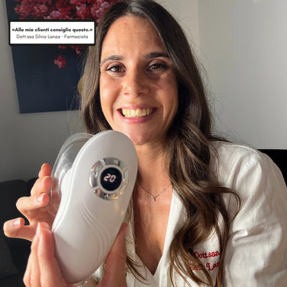 La farmacista Dott.ssa Silvia Lanza con il dispositivo Allura Lab